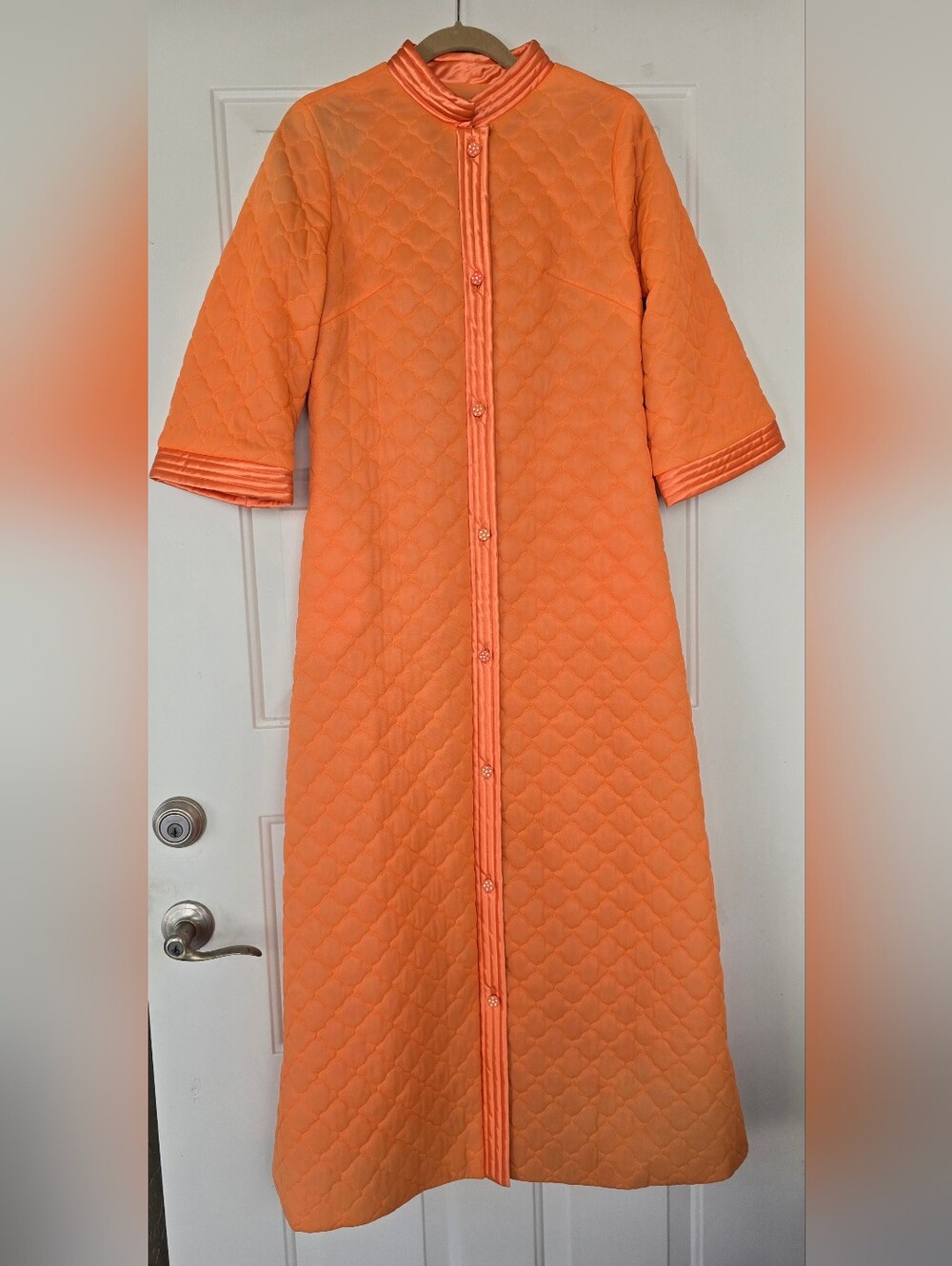 1970s Quilted House Coat by Evelyn Pearson VINTAGE S Long Peach Robe Union Made